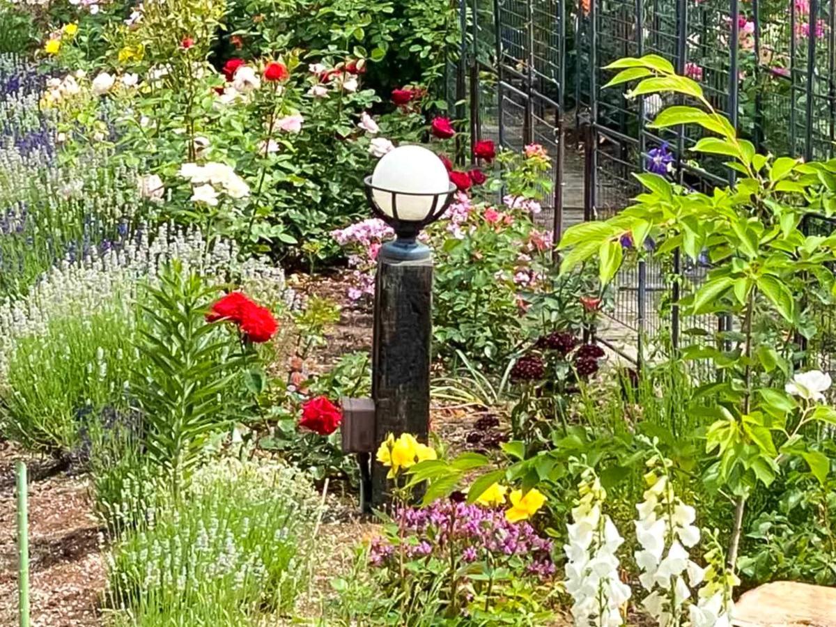 Ritz Garden Niji Pension Biei Buitenkant foto