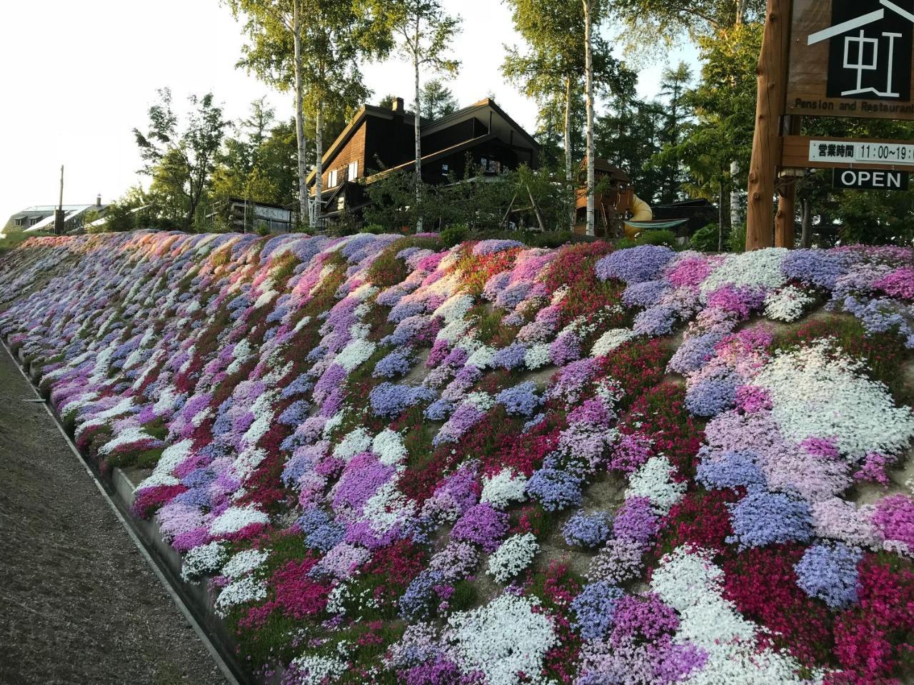 Ritz Garden Niji Pension Biei Buitenkant foto